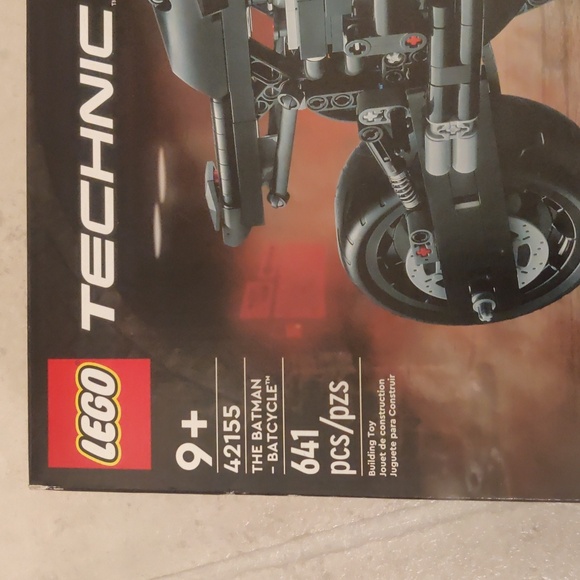 New! LEGO technic  The Batman Motorcycle batcycle - Picture 3 of 5